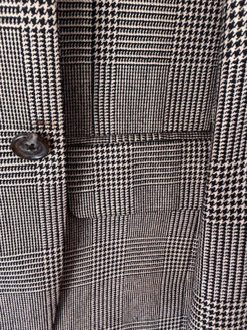 Refined Classic! Jos. A. Bank Tan & Black Plaid Blazer