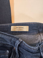 Sculpted! AG “The Legging” Super Skinny Jeans — Size 28