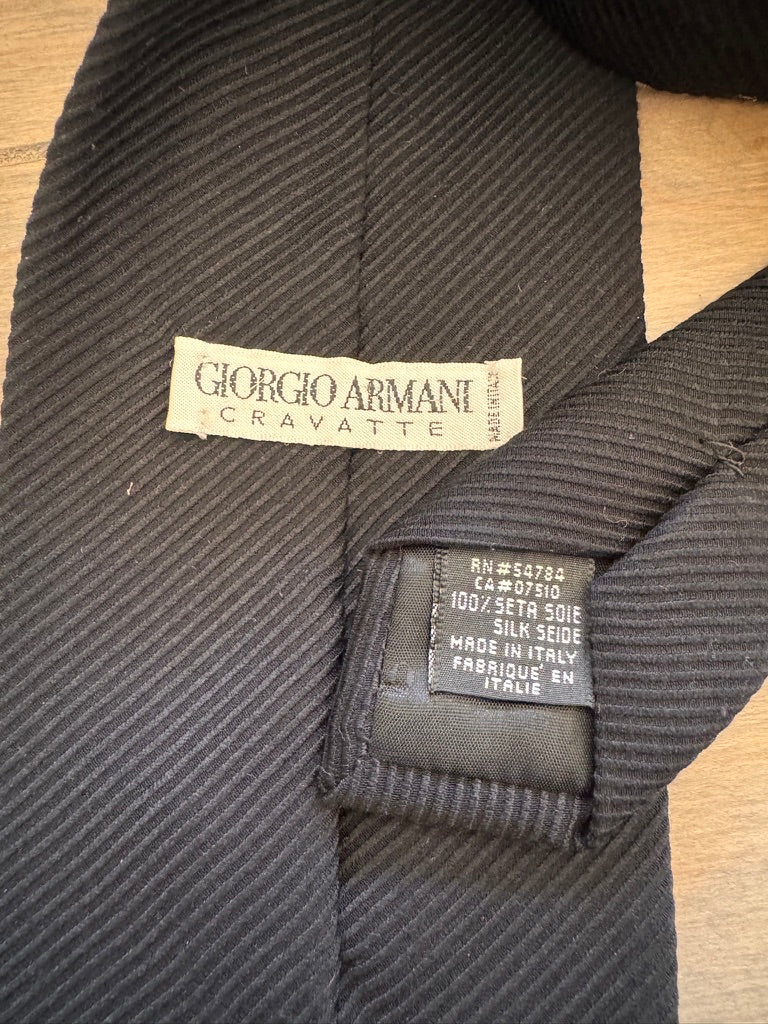 Sleek Sophistication! Giorgio Armani Black Twill Silk Tie