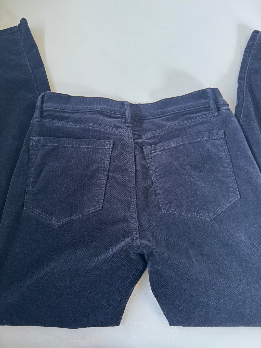 Classic! LOFT Modern Skinny Corduroy Pants in Navy (Size 6 / 28)