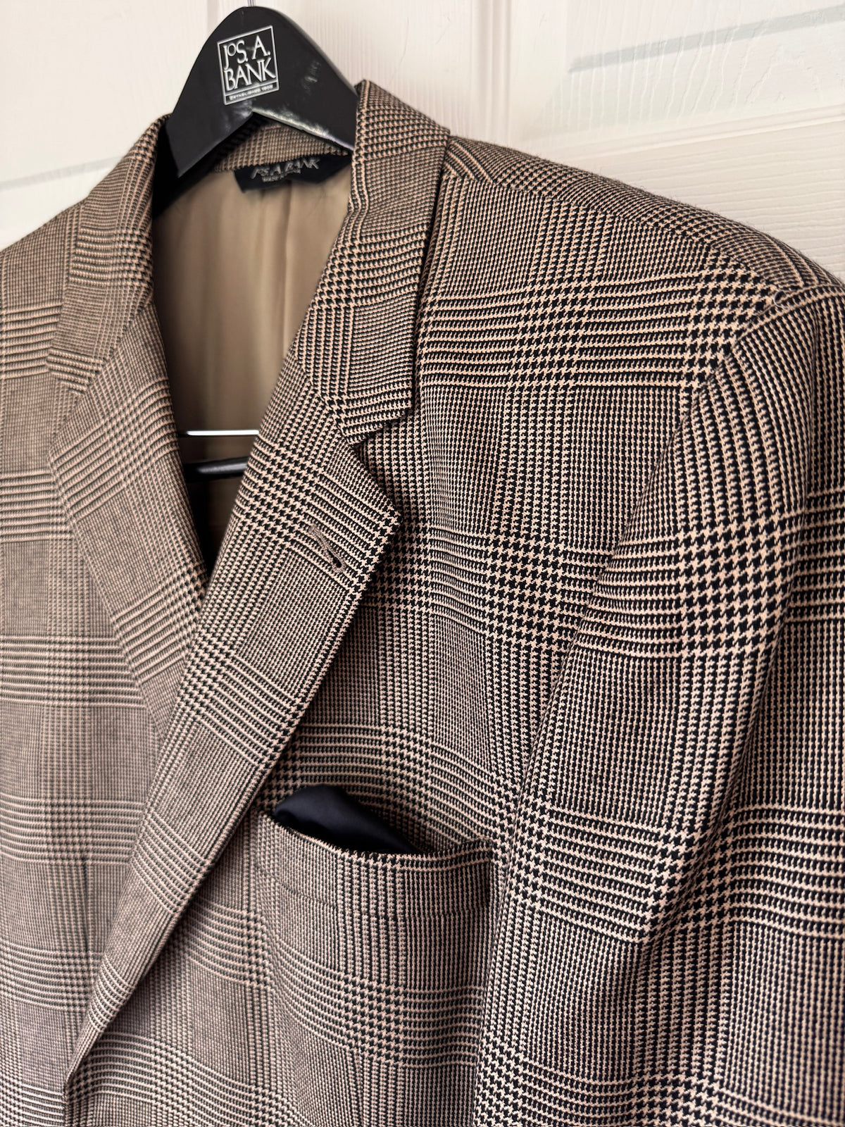 Refined Classic! Jos. A. Bank Tan & Black Plaid Blazer