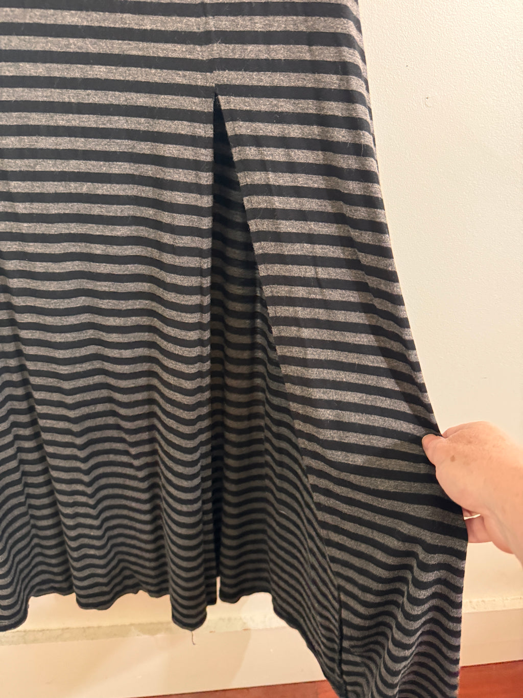 Comfy! Mystree Striped Maxi Skirt with Front Slit — Gray & Black (Size S)