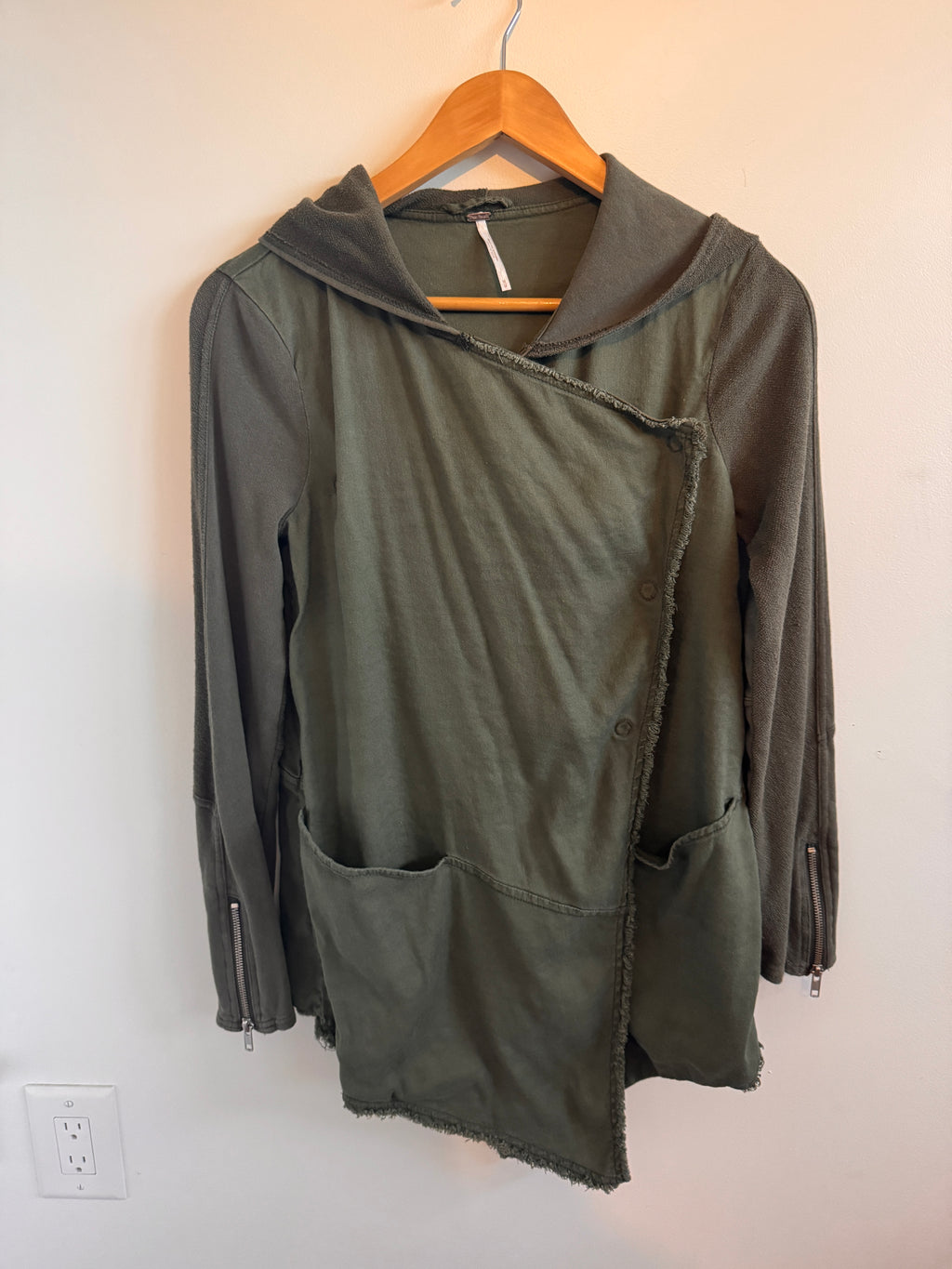 Laid-Back! Free People Olive Knit Snap-Front Hoodie Cardigan - size M