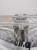 Graphic! Old Navy Black & White Ikat Print Shorts