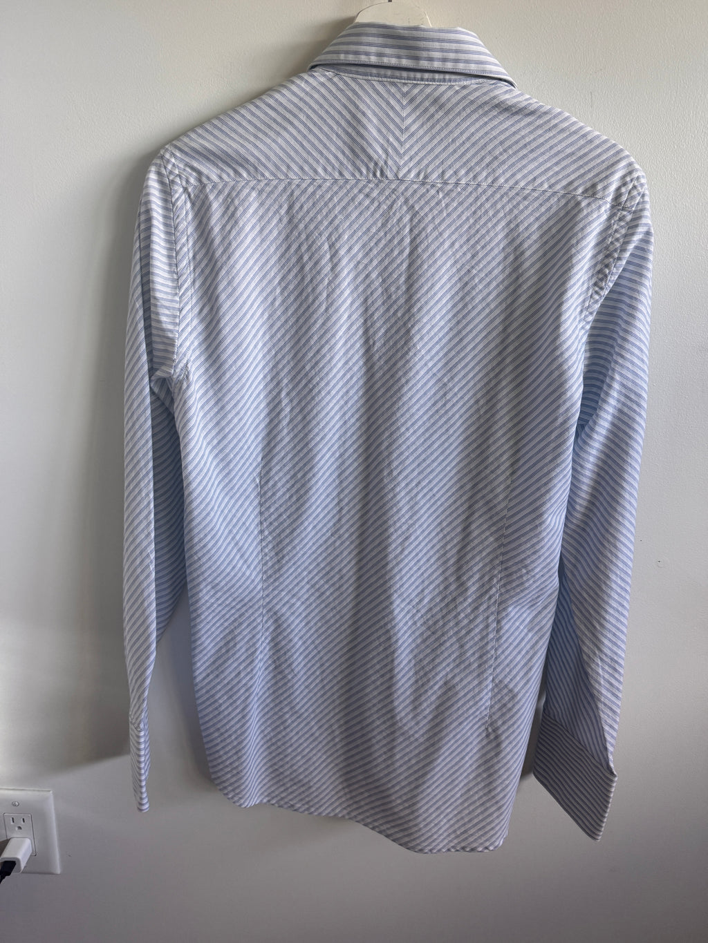 Classic Comfort! Kenneth Cole Light Blue Stripe Button-Down Shirt