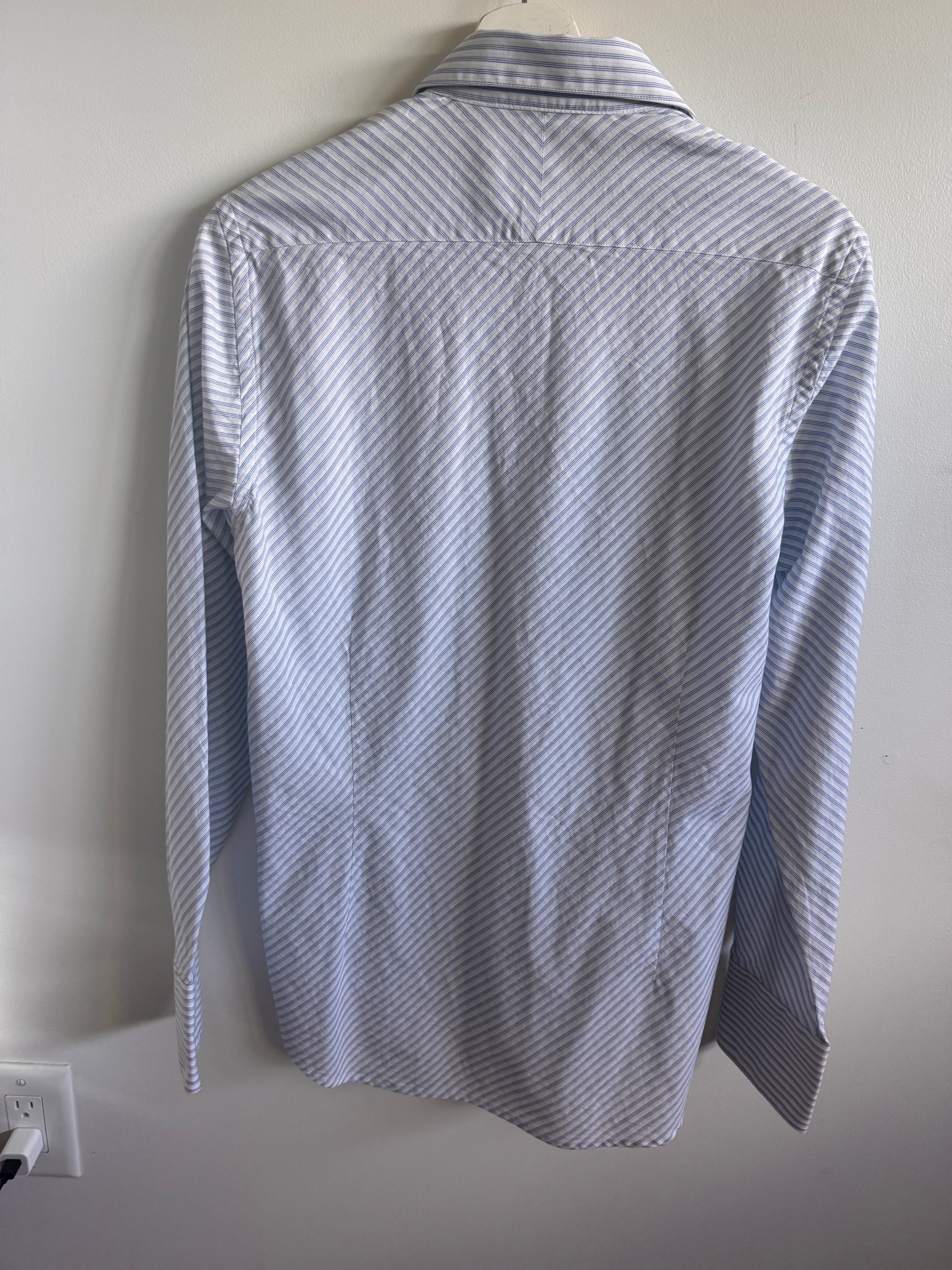 Classic Comfort! Kenneth Cole Light Blue Stripe Button-Down Shirt