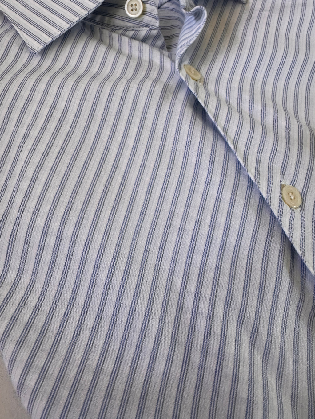 Classic Comfort! Kenneth Cole Light Blue Stripe Button-Down Shirt