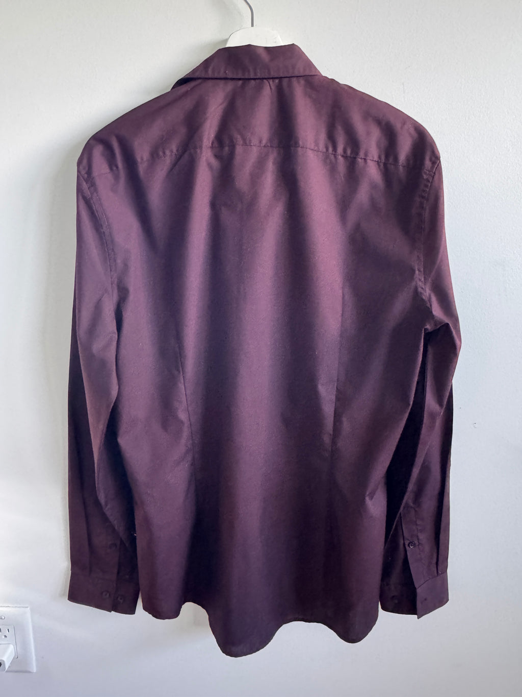 Sharp! H&M Maroon Button-Down Shirt Men's Small