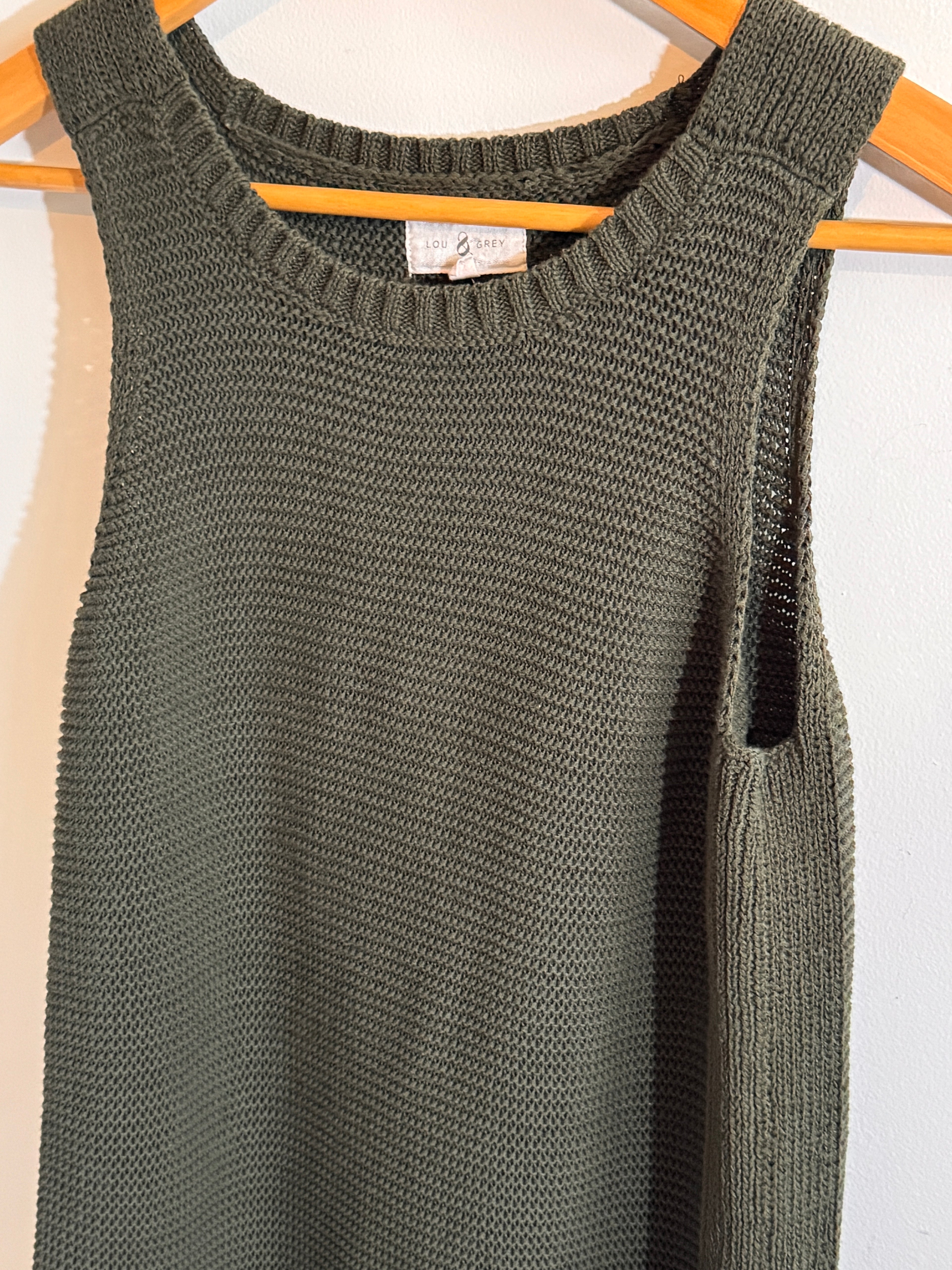 Effortless! Lou & Grey Olive Green Lightweight Sweater — Size XS