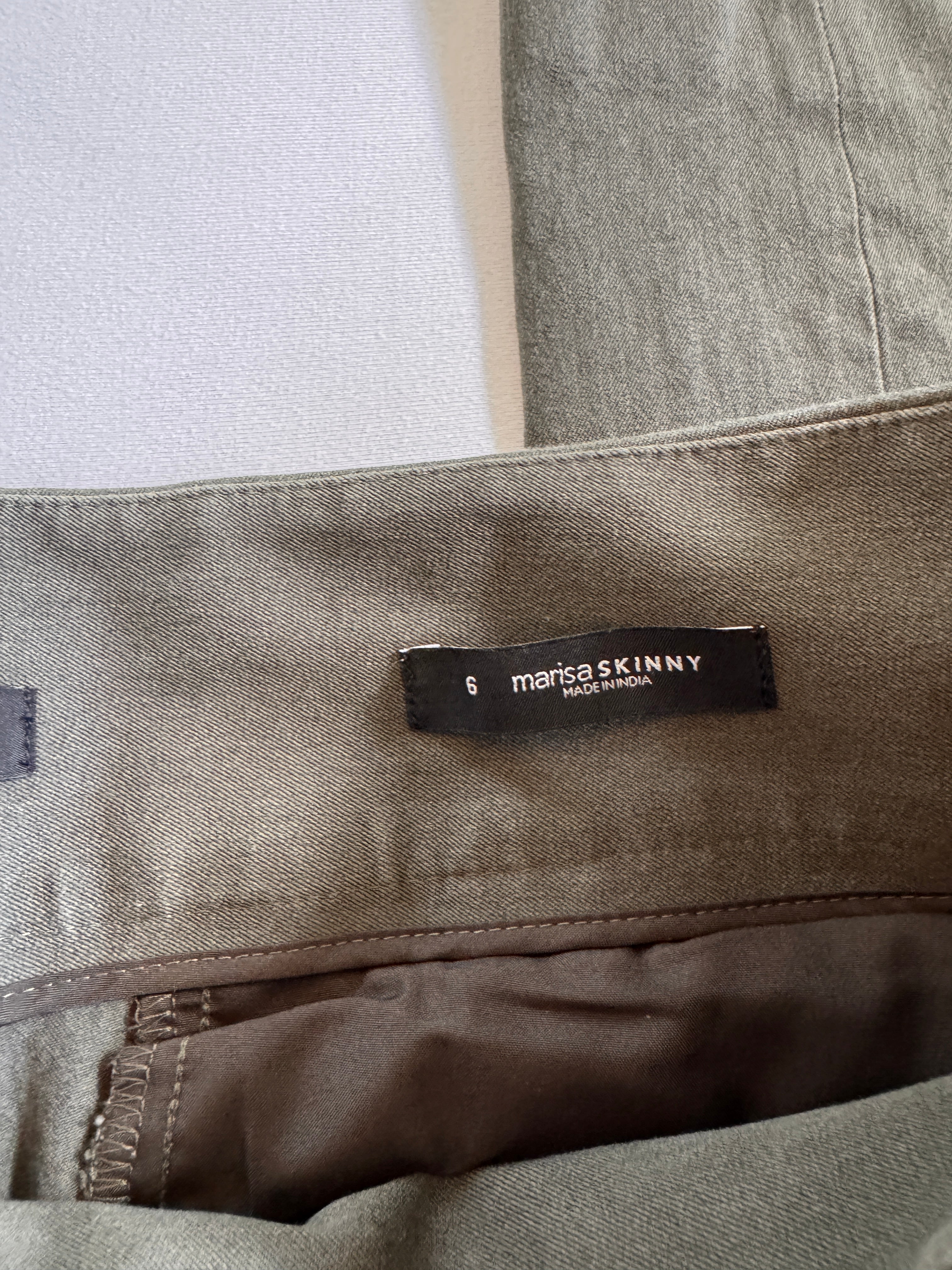 Label inside pants with size and style