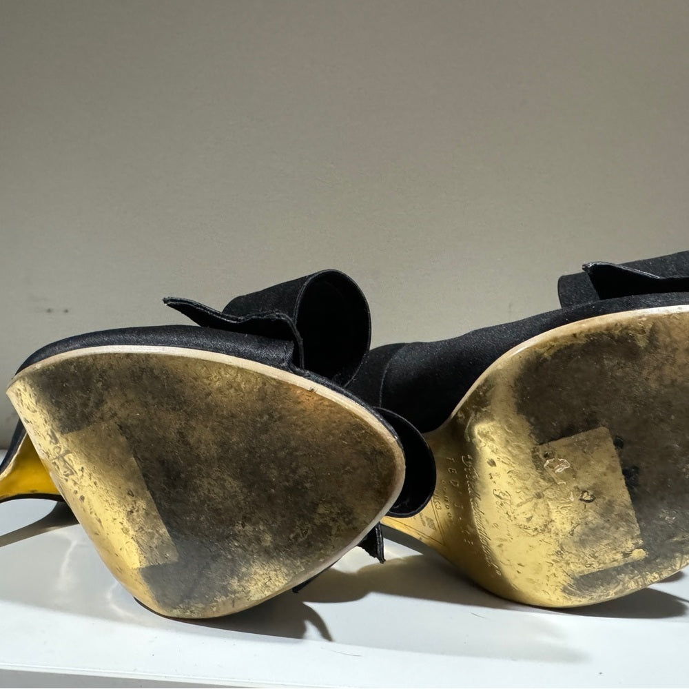 Sassy!  Fabulous Ted Baker Black Heels - Sz 5.5