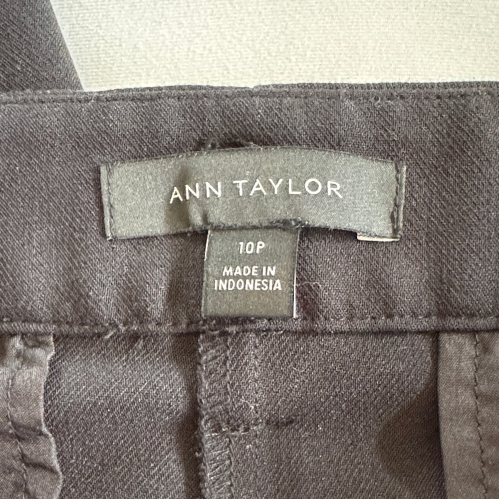 Ann Taylor The High Rise Pleated Taper Pant in Fluid Crepe 10P