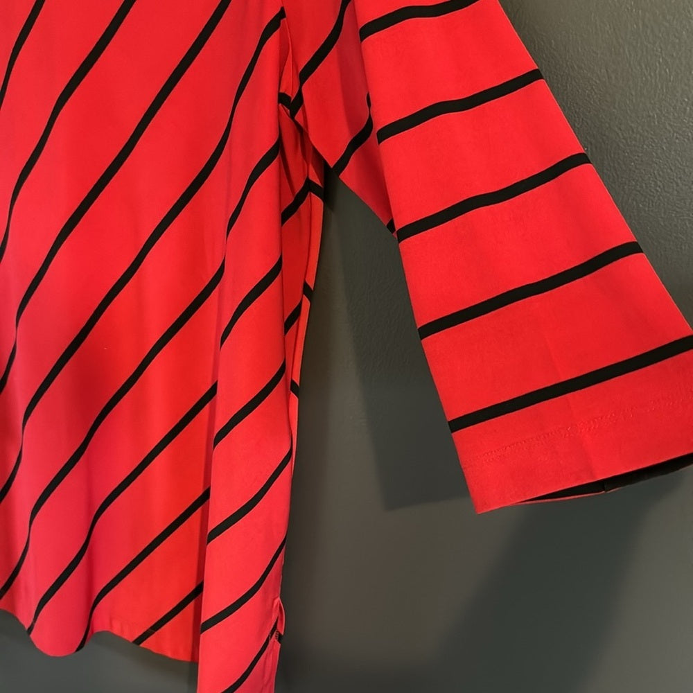 Red!  Great looking striped Easywear by Chio's Tunic - Sz 3 (XL)