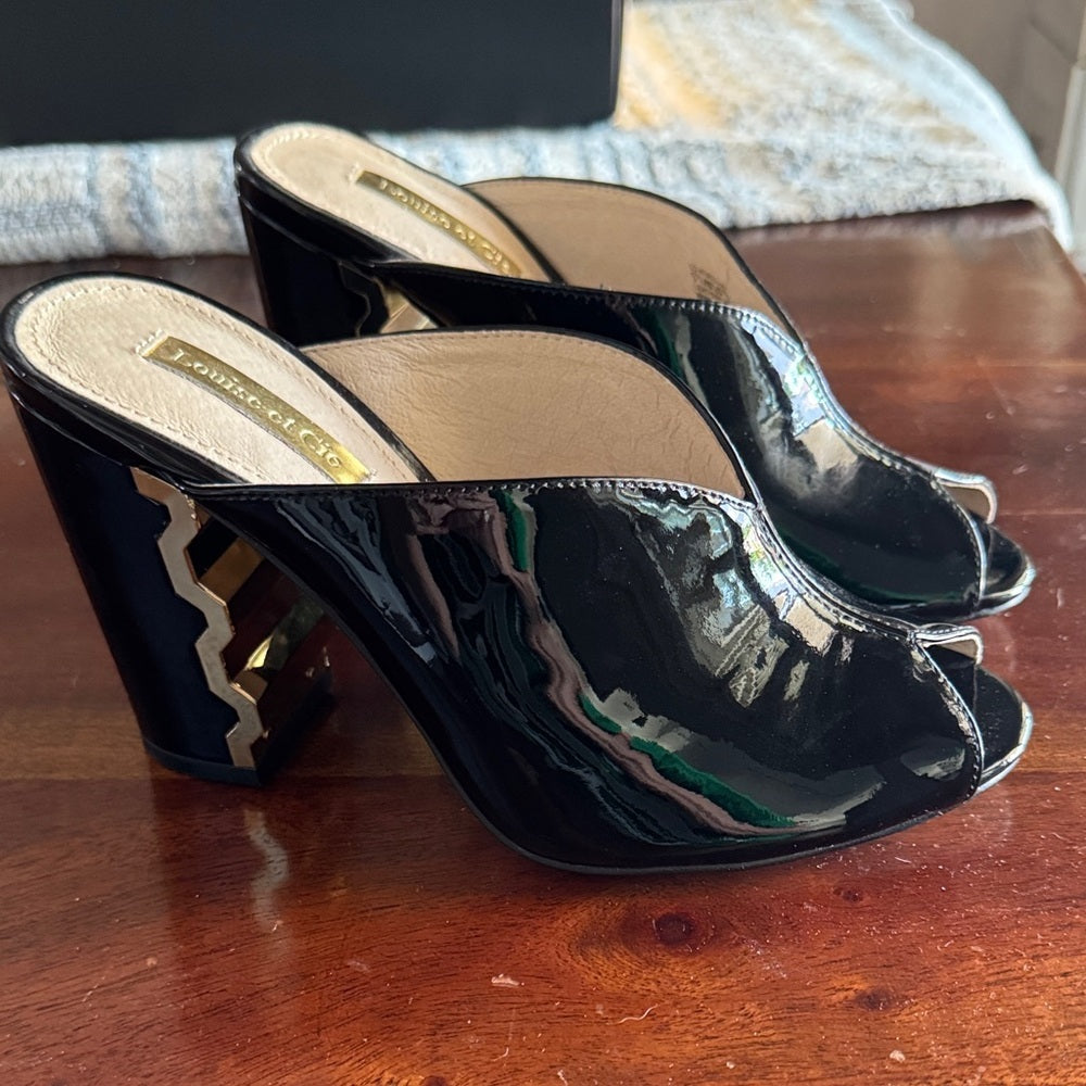 Louise et Cie Black Patent Peep-Toe Heels with Statement style - size 5.5